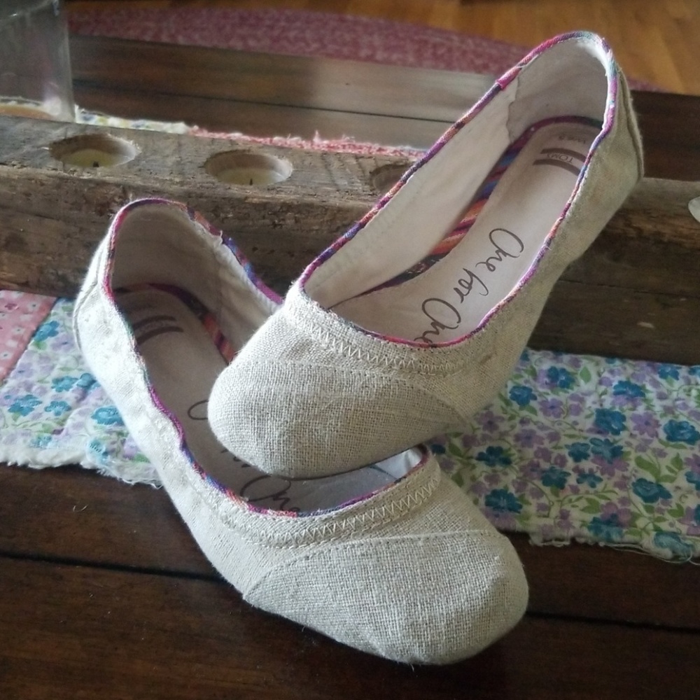 Tom's ballet flats